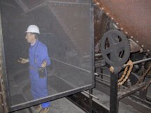 107-0735_img