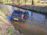 15-02-2024 Mi Sook nieuwe auto in de sloot